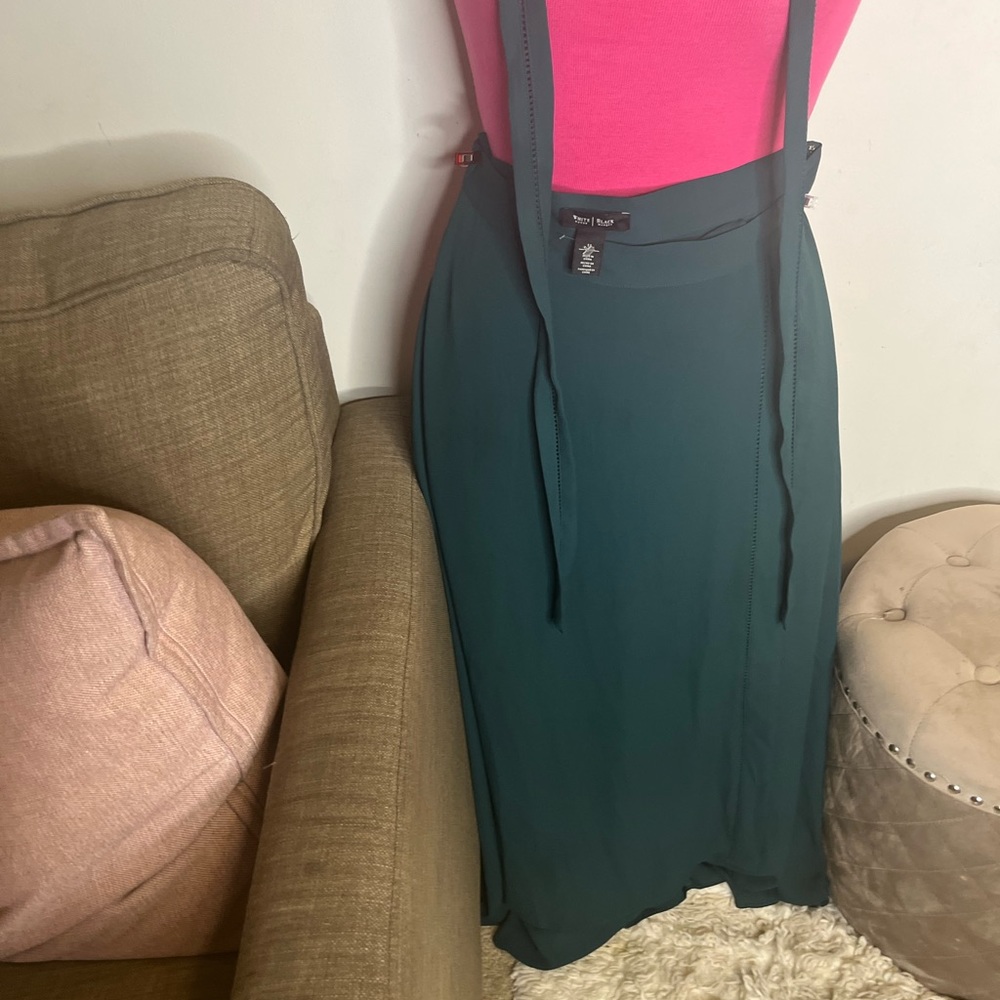 WhitHouse Black Market Dark Green skirt